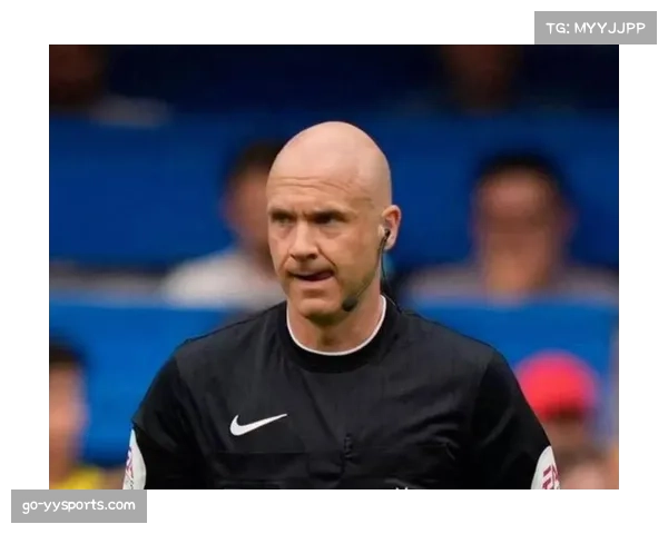 镜头背后：跟随主裁判安东尼·泰勒的一天